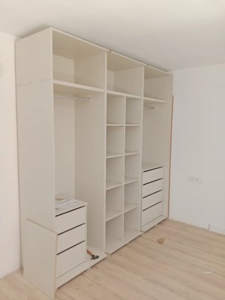 Armarios a medida blancos de madera