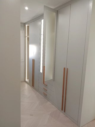 Armarios a medida blancos de madera