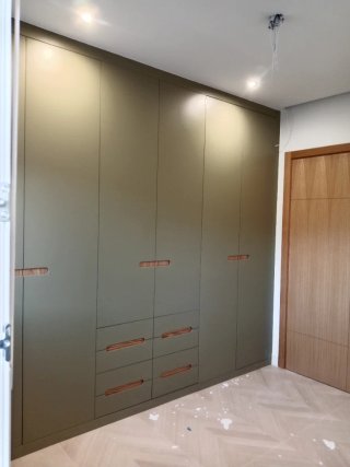 Armarios a medida blancos de madera