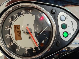 Kawasaki VN 900 Classic Negra