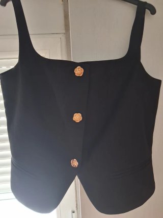 Top negro botones dorados sin estrenar Talla XS