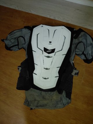 Peto protector Leatt