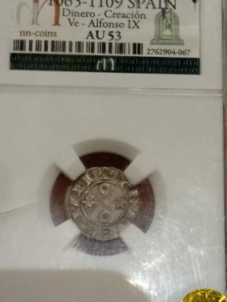 Moneda medieval antigua