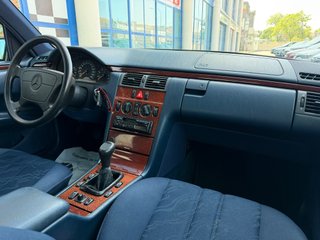 Mercedes-Benz Clase E E 240 ELEGANCE