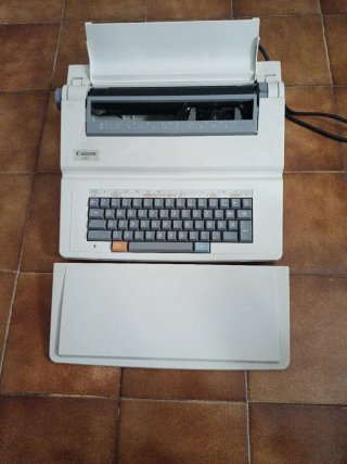 Máquina de escribir eléctrica Canon 252