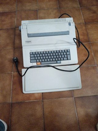 Máquina de escribir eléctrica Canon 252
