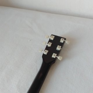 Modellino chitarra acustica verde