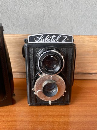 Lubitel 2 Lomo Fotocamera Analogica vintage medio