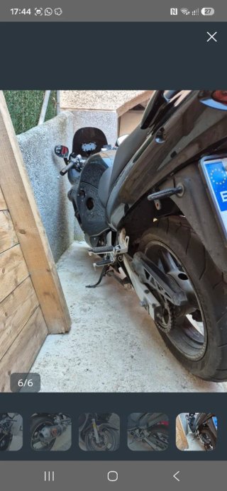 Suzuki GSX 750 F Negra
