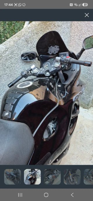 Suzuki GSX 750 F Negra