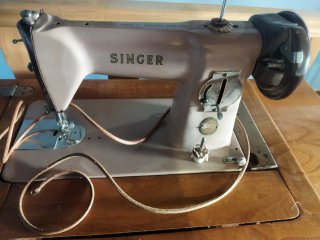 Máquina de coser Singer antigua