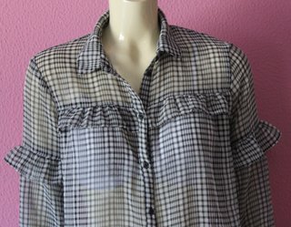 Blusa cuadros volantes H&M semitransparente