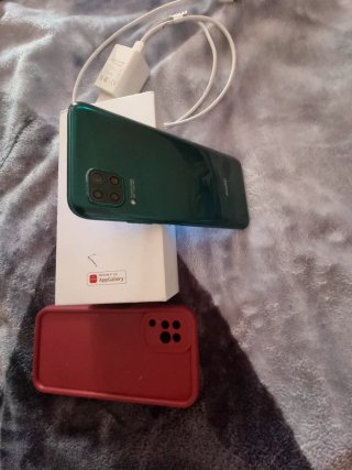 Huawei P40 Lite + Accesorios