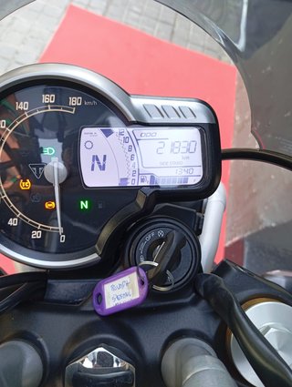 Triumph 400X Año 2024