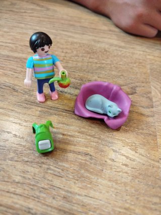 Playmobil niño  y gato