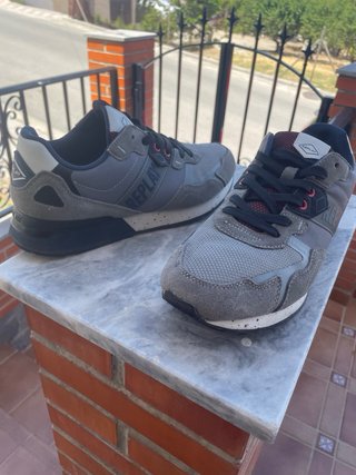 Zapatillas Replay grises y rojas