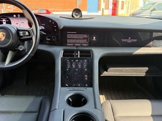 Porsche Taycan -