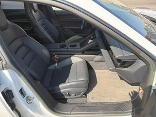 Porsche Taycan -