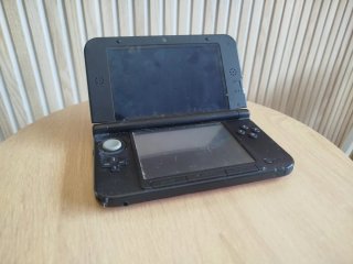 Nintendo 3DS XL Rosso + Caricatore