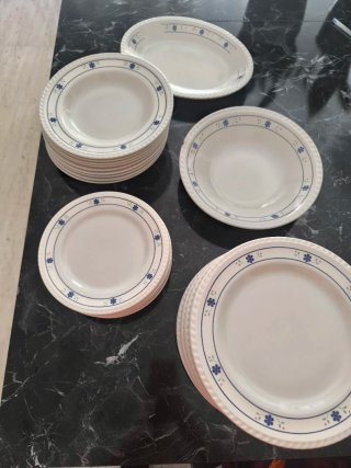 Vajilla porcelana azul y blanca