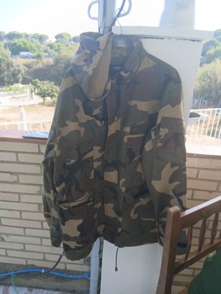 Chaqueta militar camuflaje