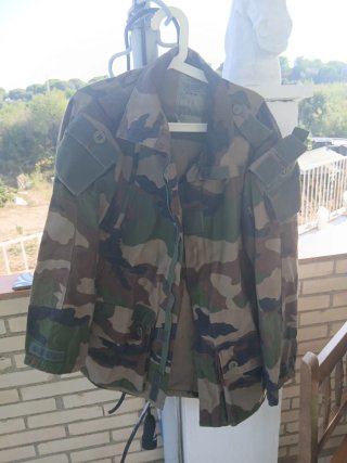 Chaqueta militar camuflaje
