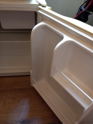 Mini nevera Svan casi nueva