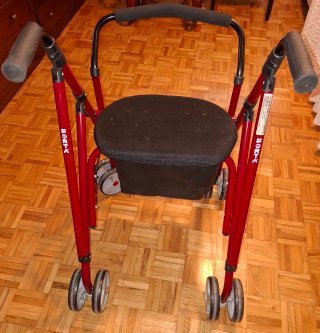 Andador con asiento y bolso