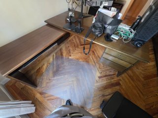 Estanterías, mesas, sillas, sillones, vitrinas...