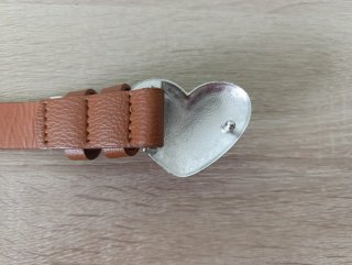 Cinturón boho con corazones plateados