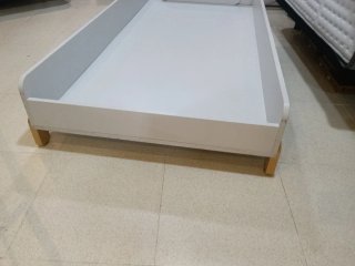 Cama 90x190 con barrera de seguridad