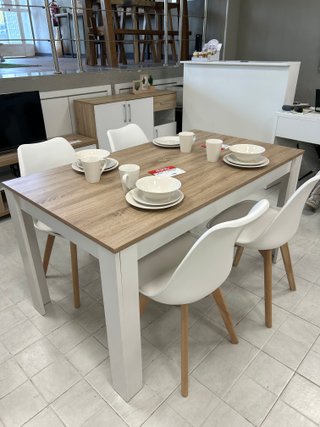 Mesa y 4 Sillas Comedor