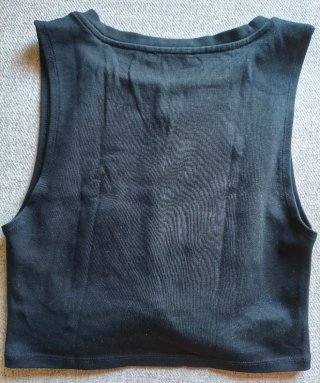 Crop top con nudo de Zara