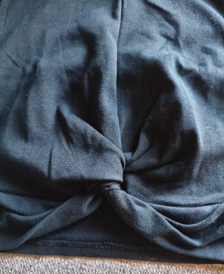 Crop top con nudo de Zara