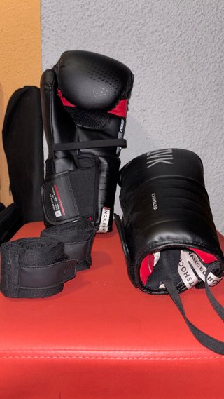 Guantes de boxeo 14 oz y vendas 4 metros