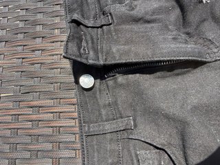 Shorts vaqueros negros rotos tiro alto
