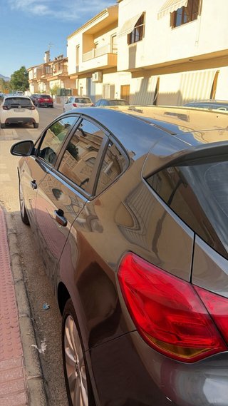 Opel Astra Gris 2010