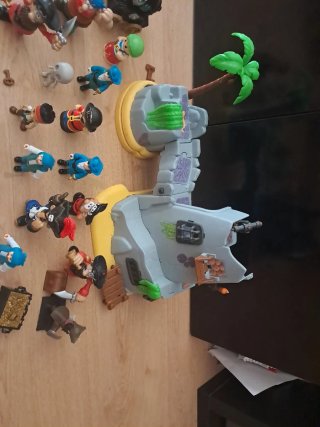 Isla Pirata Pin y Pon con muchos muñecos