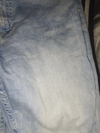 Pantalones vaqueros desgastados