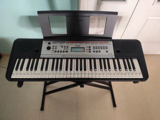 Teclado Yamaha YPT-260