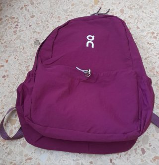 Mochila ON con departamento para ipad