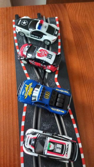 Scalextric y Ninco 1:43.lote 4 coches.