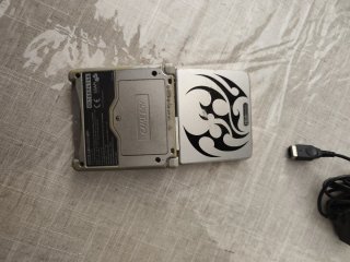 GameBoy Advance SP Tribal + Cargador