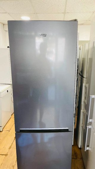 Nevera Beko plateada