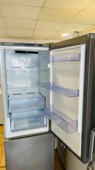 Nevera Beko plateada