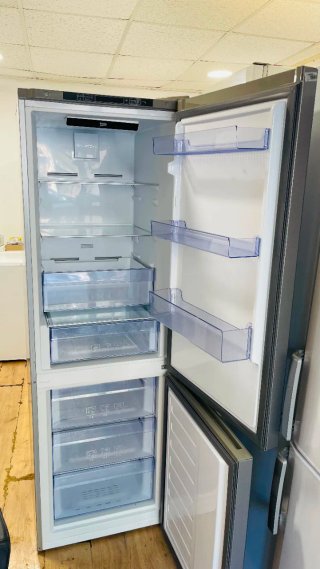 Nevera Beko plateada