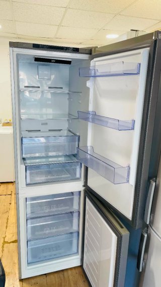 Nevera Beko plateada
