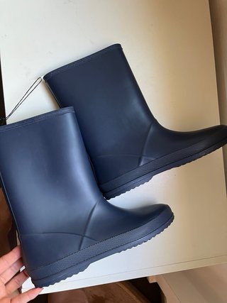 Botas de agua negras nuevas