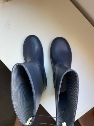 Botas de agua negras nuevas