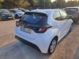 Toyota Yaris 1.5 120H Business Plus